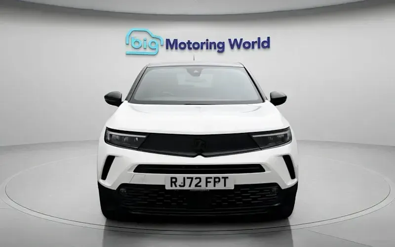 Used Vauxhall Mokka GS Line 101 HP (74 kW) 2022 White SUV