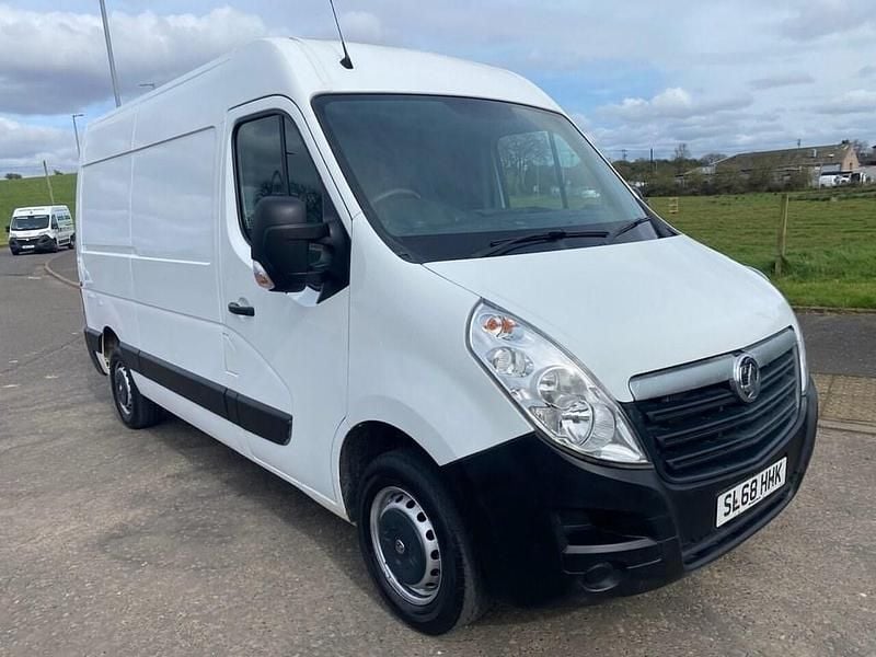 Used Vauxhall Movano 130 HP (95 kW) 2018 White MPV