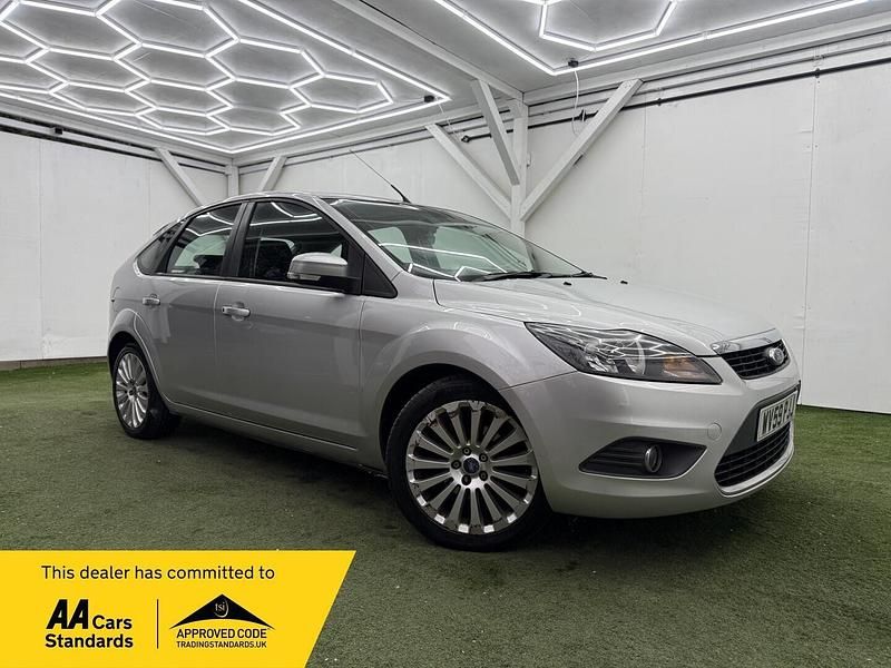 Used Ford Focus Titanium 2009 Silver Hatchback