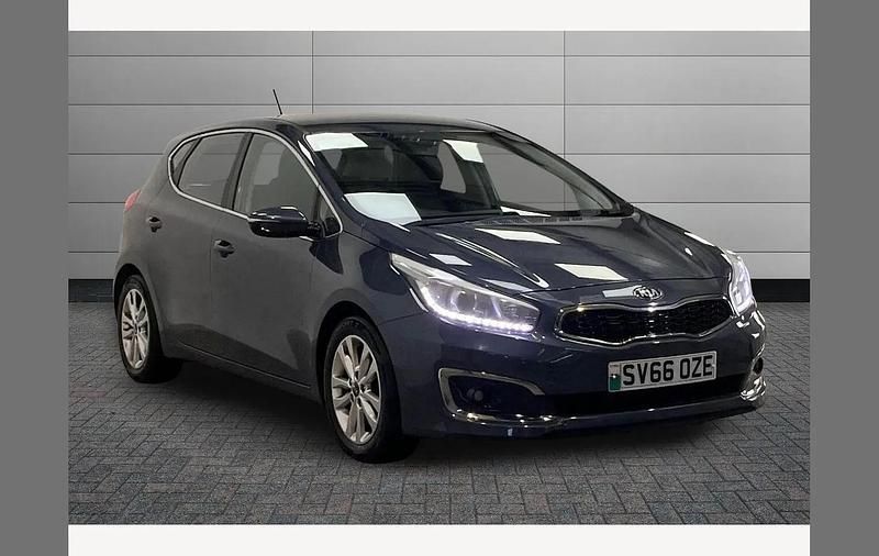 Blue Used 2016 Kia Ceed Hatchback | £7,595 (Fair price) - Image 1/2