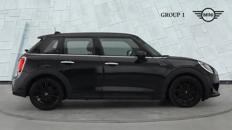 Używany Mini Cooper Exclusive 134 KM (98 kW) 2022 Czarny Hatchback