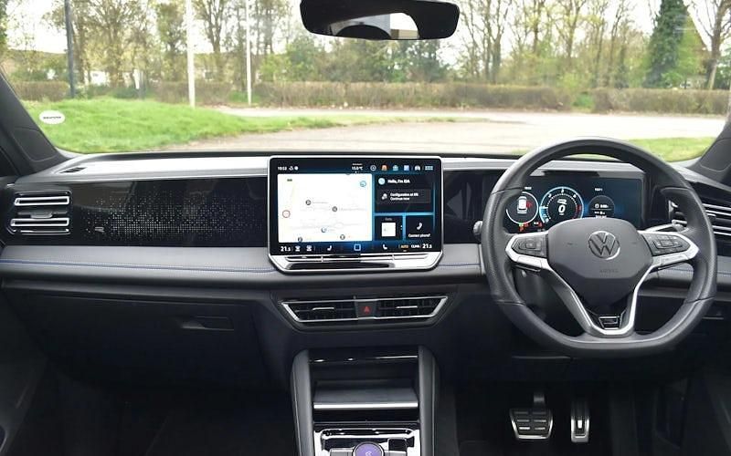 Second-hand VW Tiguan R-line 150 CP (110 kW) 2025 SUV