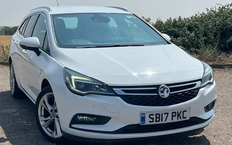 Used Vauxhall Astra SRi 136 HP (100 kW) 2019 Estate