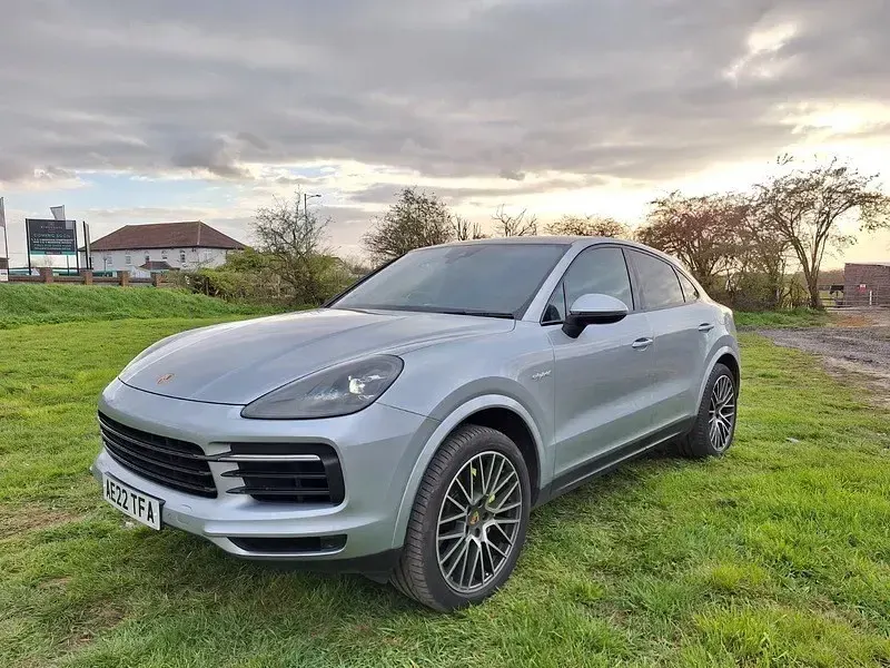 Begagnad Porsche Cayenne 462 HK (339 kW) 2022 Silver SUV
