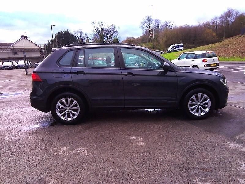 Usado VW Tiguan S 150 HP (110 kW) 2020 Cinzento SUV