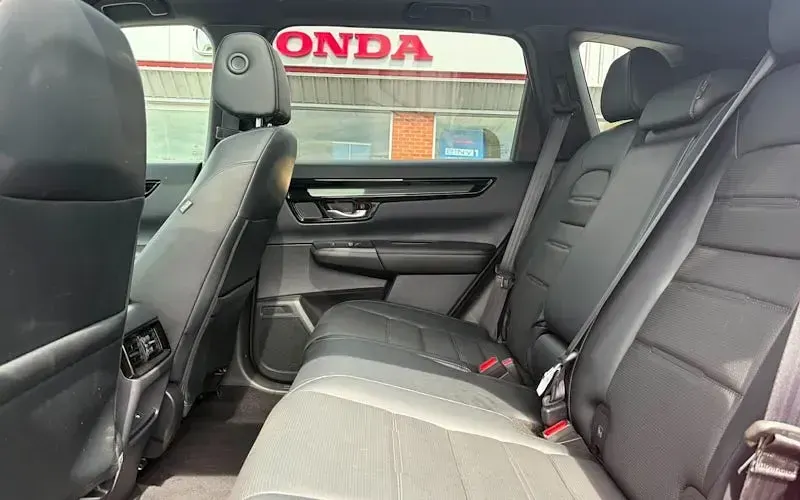 Used Honda CR-V Advance 184 HP (135 kW) 2025 Red SUV