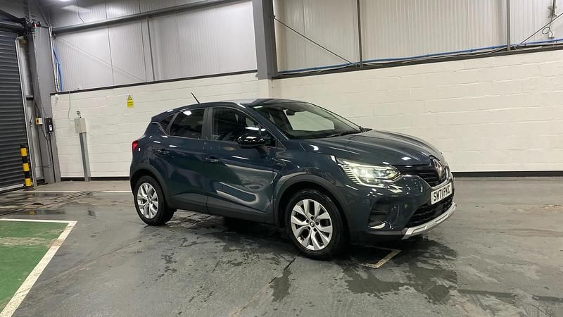 Blue Used 2022 Renault Captur Iconic SUV | £11,598 (Good price) - Image 1/4