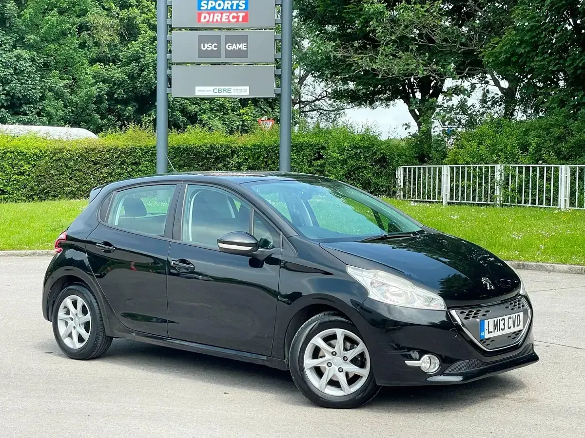 Used Peugeot 208 Active 70 HP (51 kW) 2013 Black Hatchback
