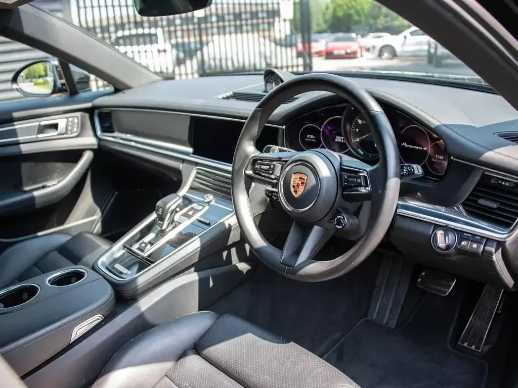 Used Porsche Panamera Platinum Edition 456 HP (335 kW) 2023 Black Estate