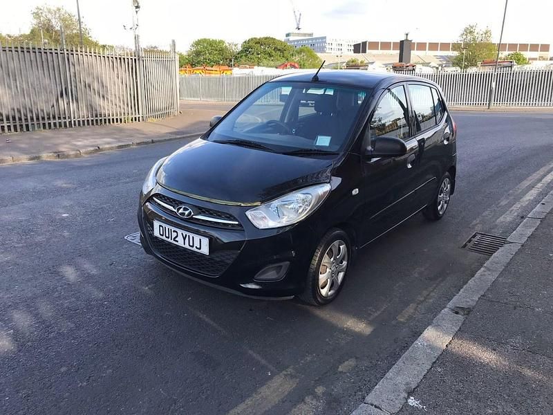 Usado Hyundai i10 Classic 85 HP (62 kW) 2012 Preto Citadino