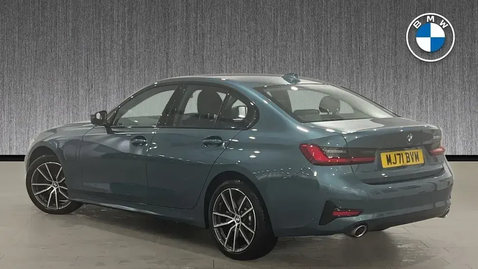 Used BMW 330e Sport Line 288 HP (211 kW) 2021 Blue