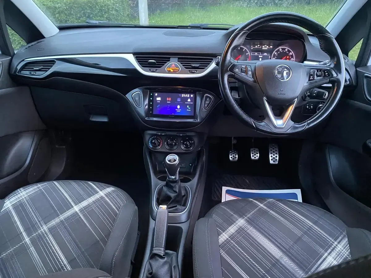 Used Vauxhall Corsa Edition 2015 White Hatchback