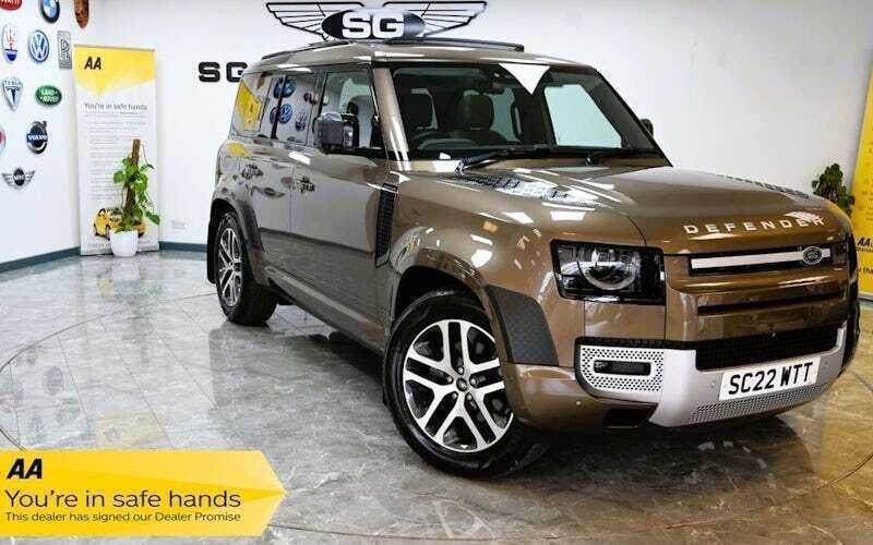 Used 2024 Land Rover Defender SUV | £54,995 (Fair price) - Image 1/4
