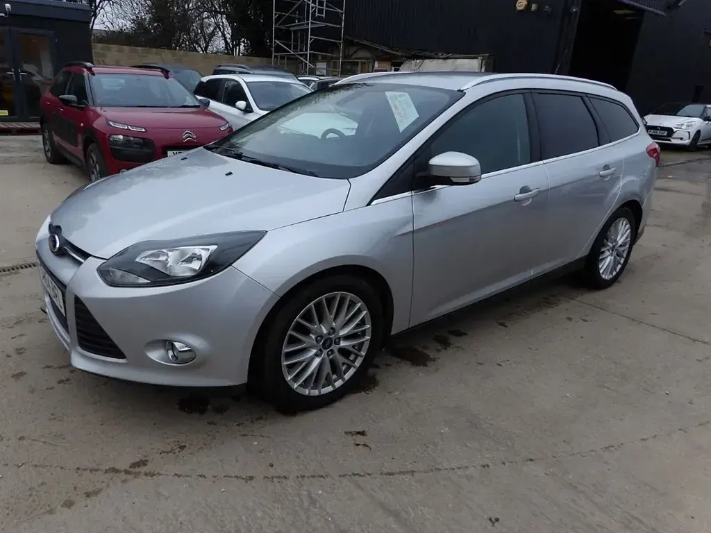 Second-hand Ford Focus Zetec 115 CP (84 kW) 2014 Argintiu Break