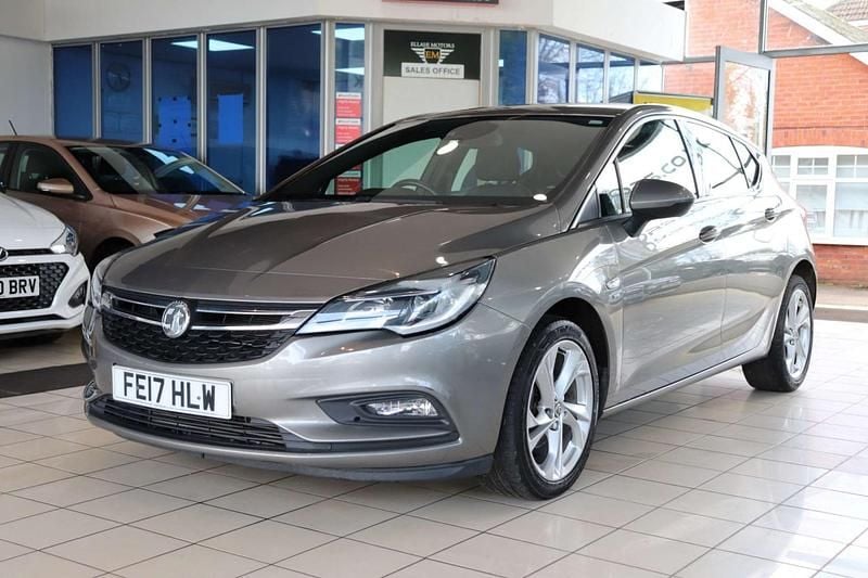 Used Vauxhall Astra SRi 150 HP (110 kW) 2017 Grey Hatchback