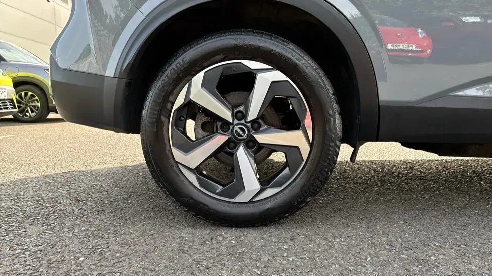 Used Nissan Qashqai N-Connecta 158 HP (116 kW) 2022 Grey SUV