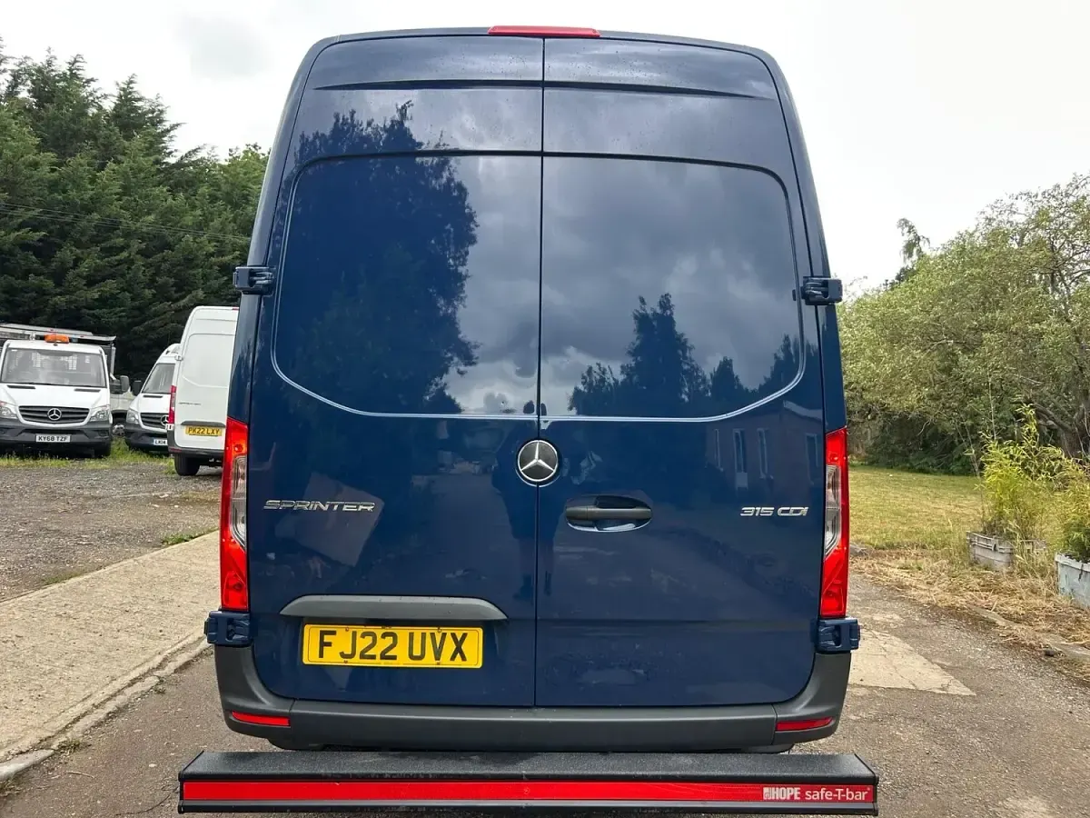 Used Mercedes Sprinter Progressive 150 HP (110 kW) 2022 Blue Van
