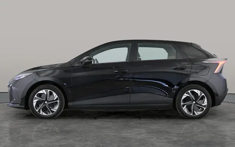 Used MG MG4 EV SE 125 kW (170 HP) 2023 Black Hatchback