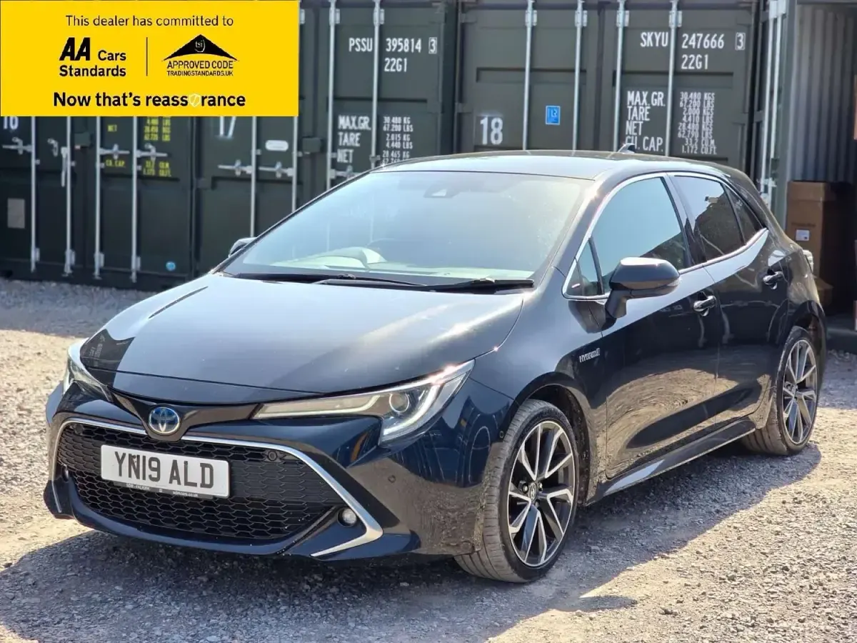 Used Toyota Corolla 122 HP (89 kW) 2019 Black Hatchback