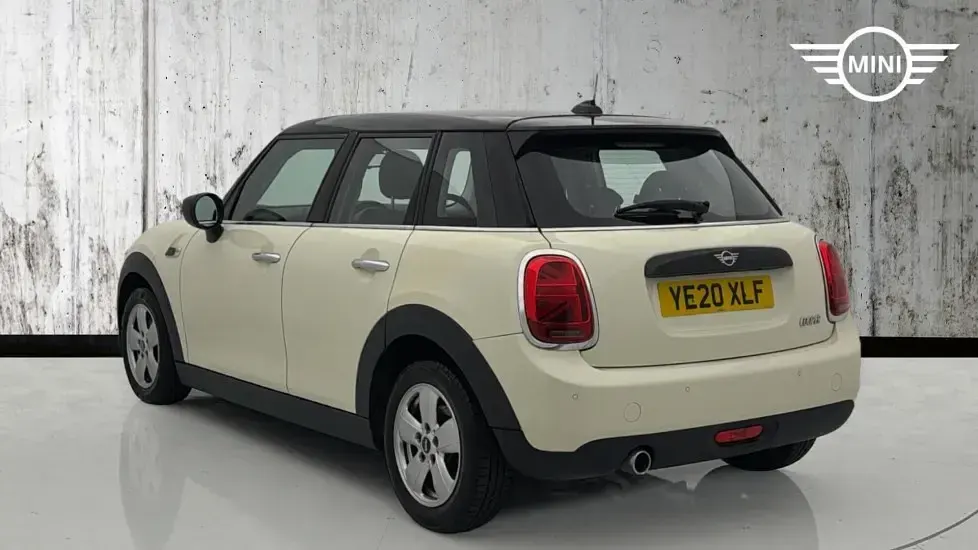 Used Mini Cooper Classic 134 HP (98 kW) 2020 White Hatchback