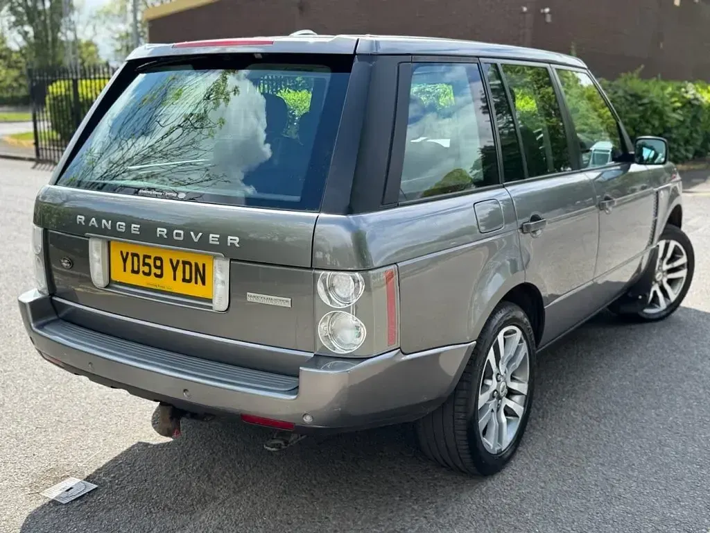 Used Land Rover Range Rover 272 HP (200 kW) 2009 Grey SUV