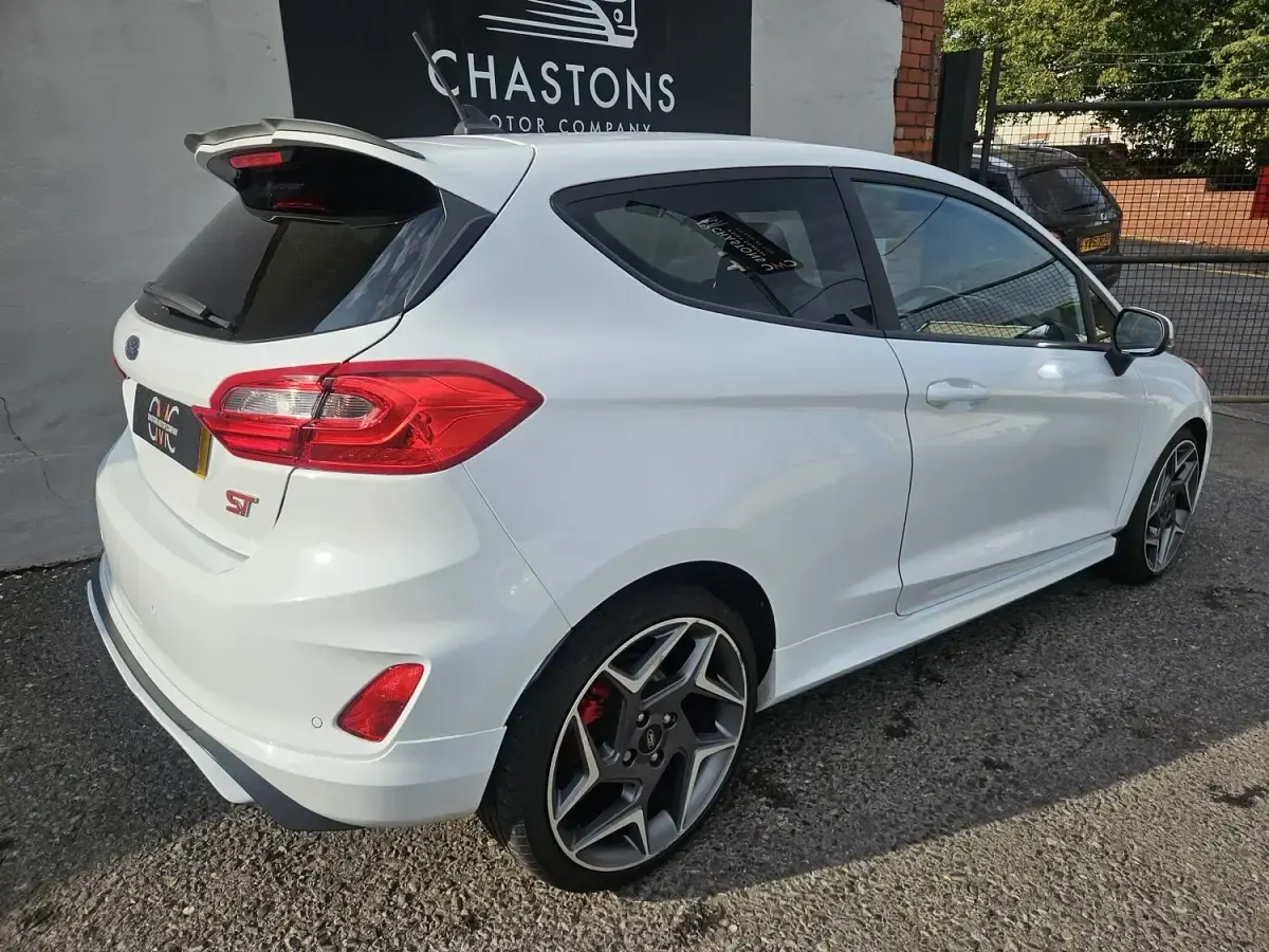 Used Ford Fiesta ST 200 HP (147 kW) 2019 White Hatchback