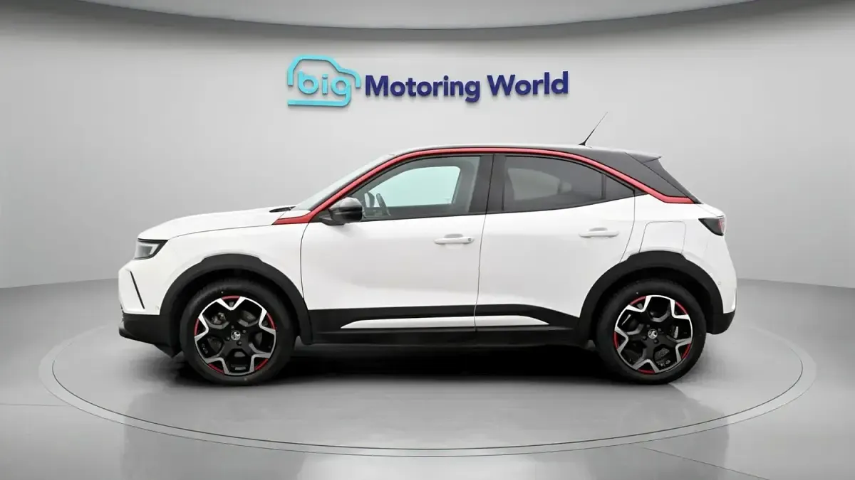 Used Vauxhall Mokka SRi 100 kW (136 HP) 2022 White SUV