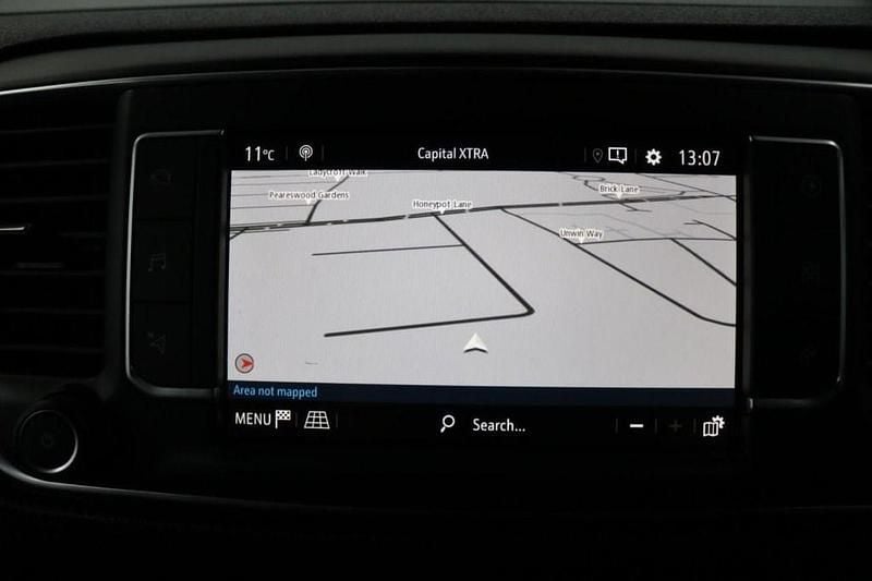 Used Vauxhall Vivaro 100 kW (136 HP) 2022 Mauve/pink MPV