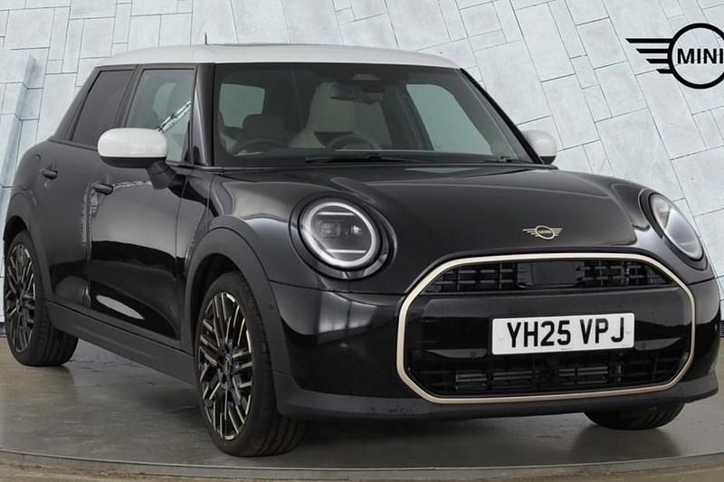 Black Used 2025 Mini Cooper Hatch Hatchback | £28,699 - Image 1/1