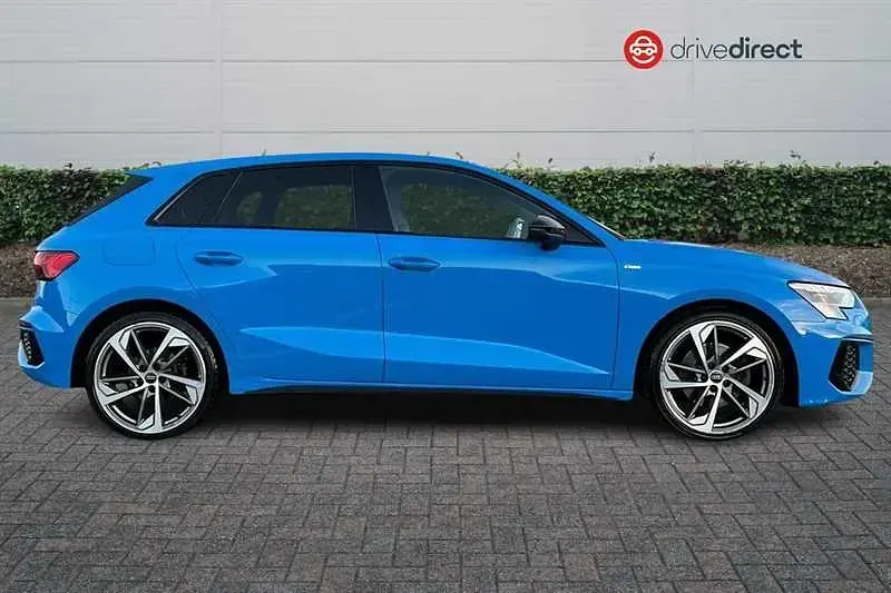 Used Audi A3 Sportback 150 HP (110 kW) 2022 Blue Hatchback
