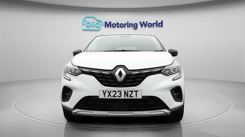 Used Renault Captur Techno 90 HP (66 kW) 2023 White SUV