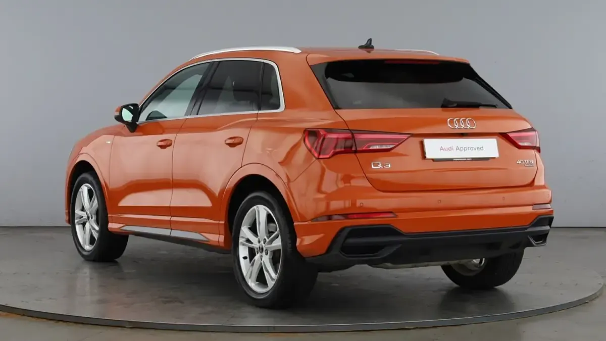 Begagnad Audi Q3 S-Line 190 HK (139 kW) 2024 Orange SUV