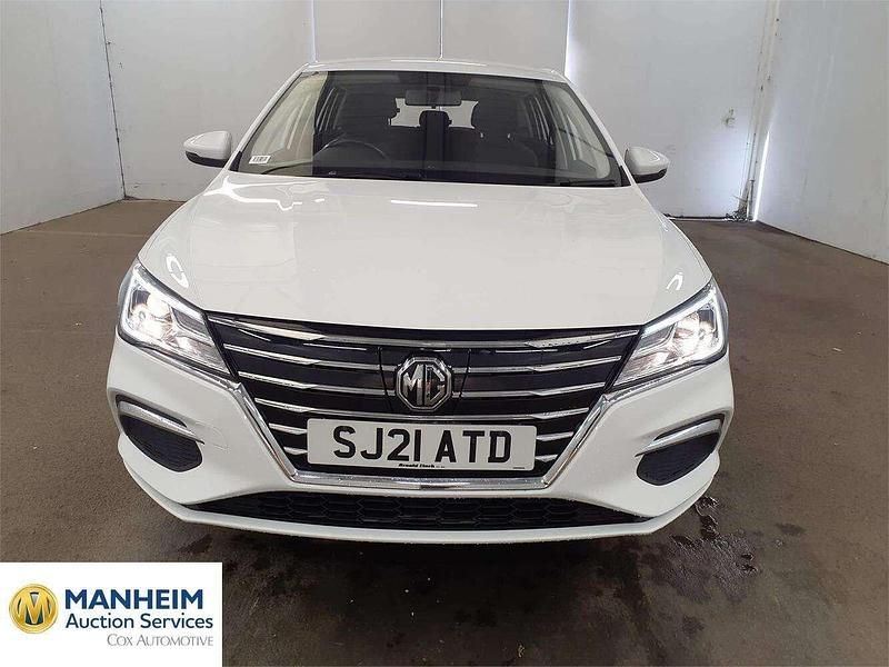 White Used 2021 MG MG5 EV Excite Estate | £9,750 (Fair price) - Image 1/4
