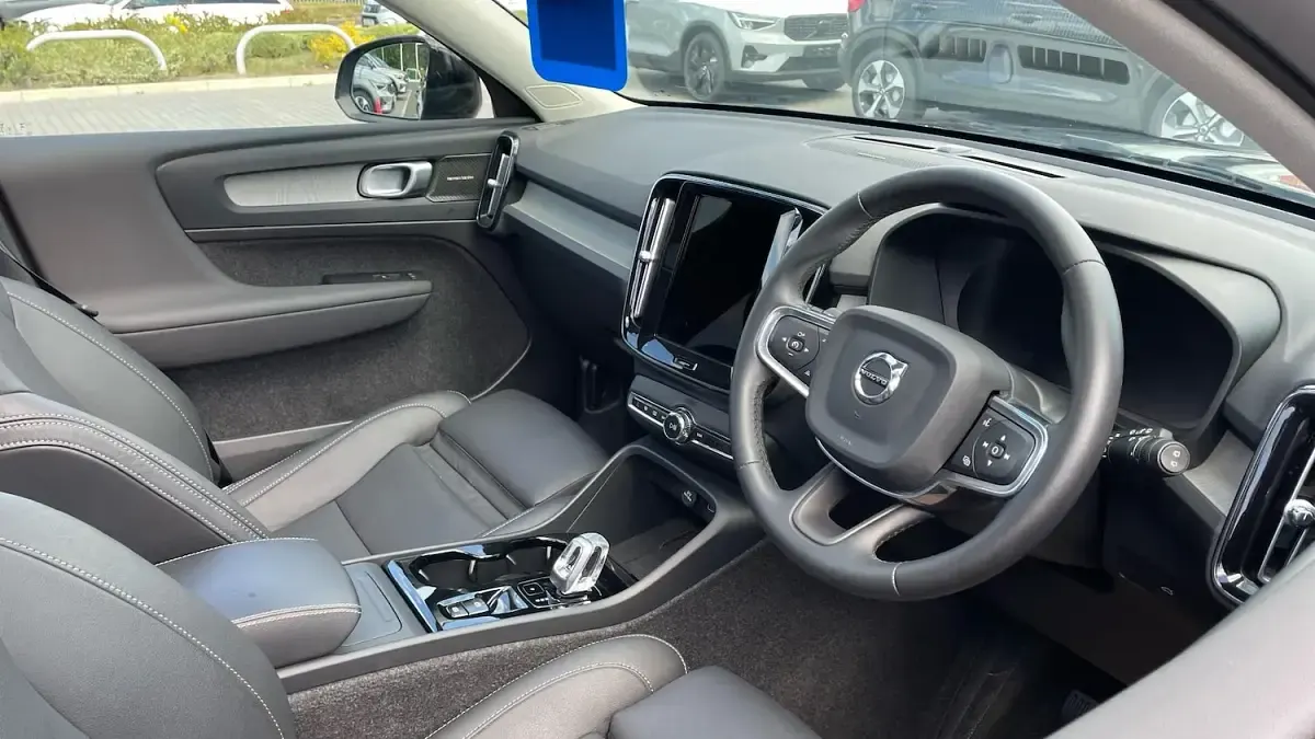 Used Volvo XC40 Ultra 163 HP (119 kW) 2025 Black SUV