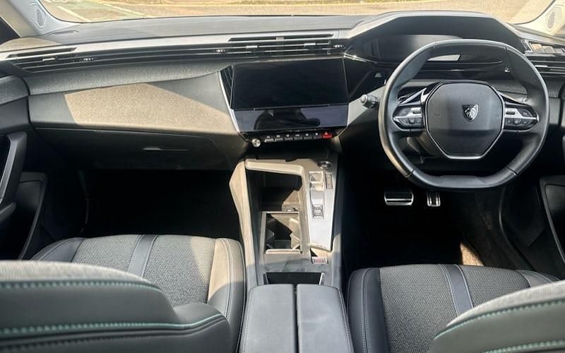 Used Peugeot 308 Allure Premium 131 HP (96 kW) 2023 Green Hatchback