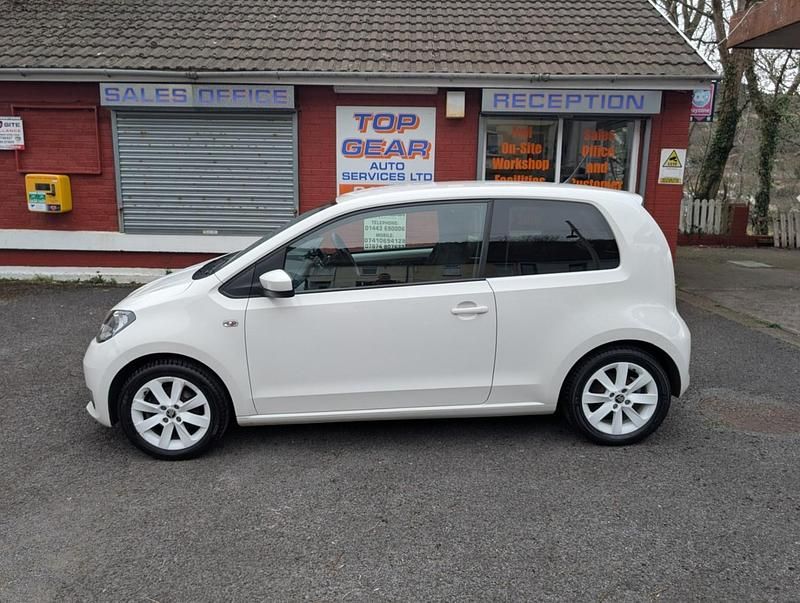 Used Skoda Citigo Colour Edition 60 HP (44 kW) 2019 White Hatchback