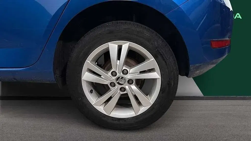 Used Skoda Fabia SE 73 HP (53 kW) 2019 Race blue metallic Hatchback