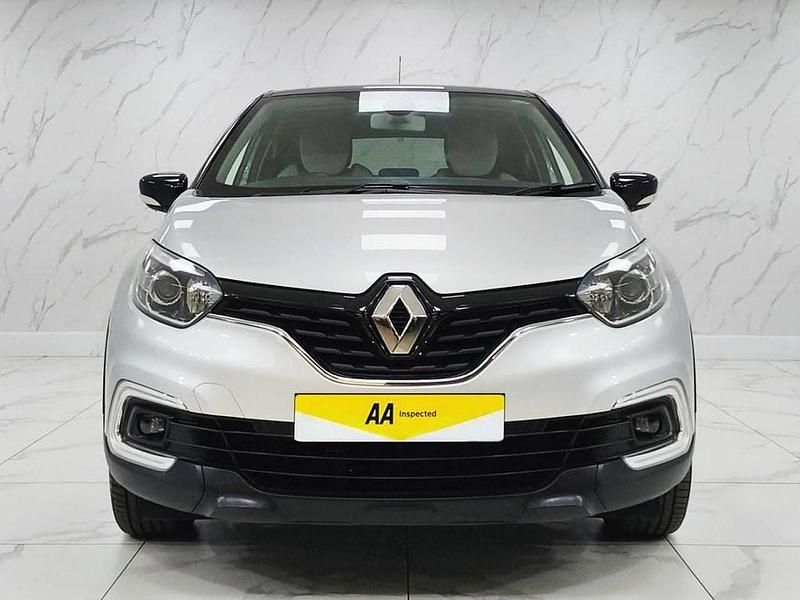 Second-hand Renault Captur Iconic 90 CP (66 kW) 2019 Negru SUV