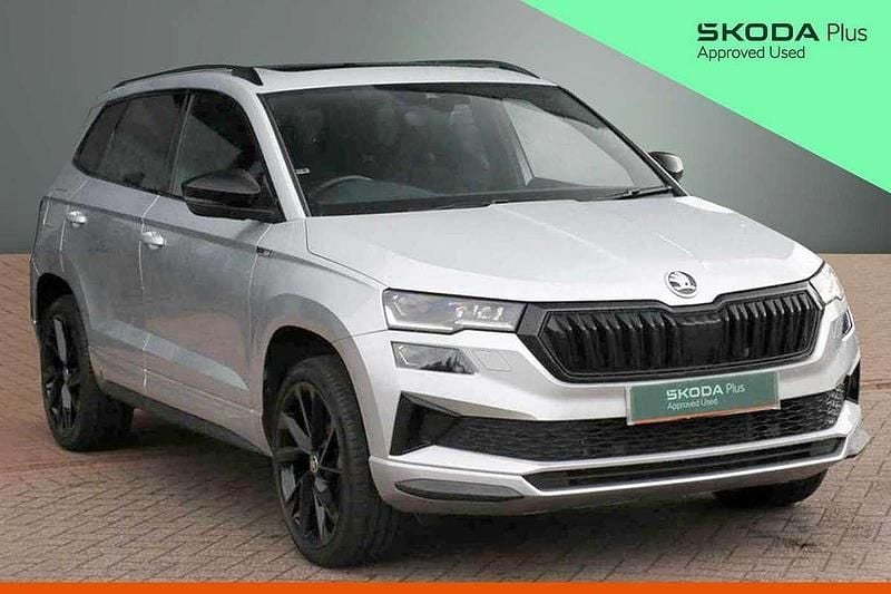 Brilliant silver metallic Used 2023 Skoda Karoq SportLine SUV | £22,962 (Good price) - Image 1/4