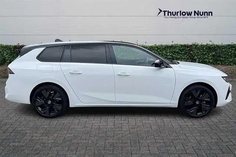 Second-hand Vauxhall Astra 114 kW (156 CP) 2024 Alb Break