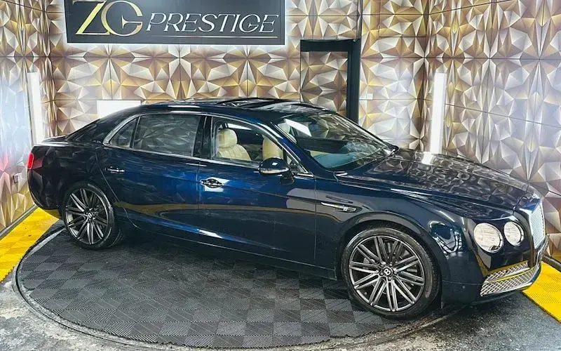 Used Bentley Flying Spur 625 HP (459 kW) 2014 Blue Sedan