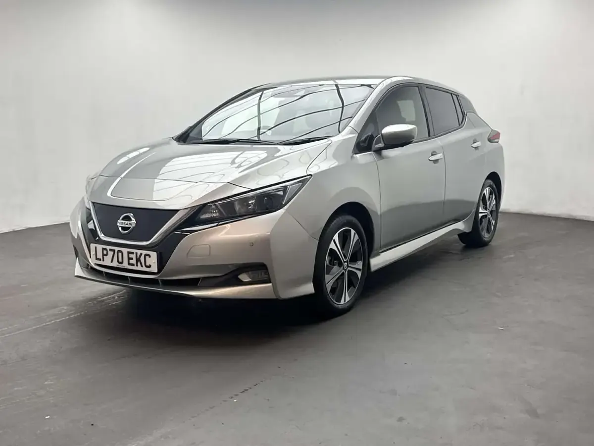 Used Nissan Leaf N-Connecta 110 kW (150 HP) 2021 Silver Hatchback