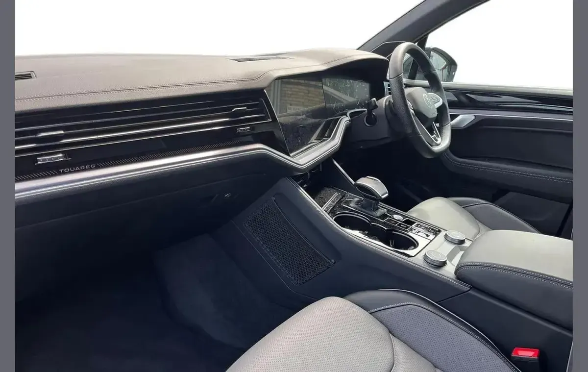 Used VW Touareg Black Edition 281 HP (206 kW) 2025 Black SUV