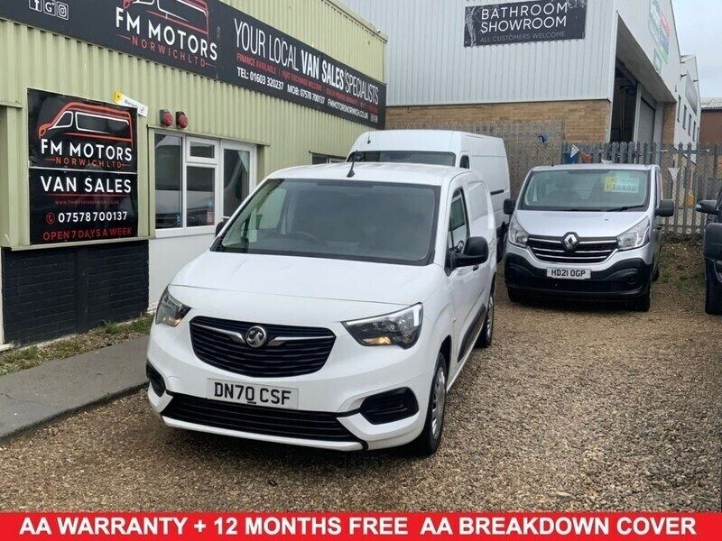 White Used 2020 Vauxhall Combo Sportive MPV | £7,700 (Fair price) - Image 1/2