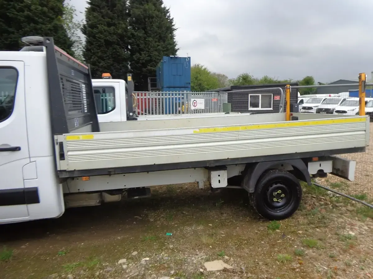Used Vauxhall Movano 135 HP (99 kW) 2020 White MPV