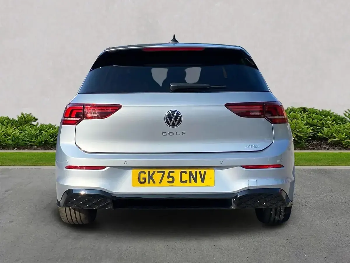 Used VW Golf VIII R-line 150 HP (110 kW) 2025 Silver Hatchback