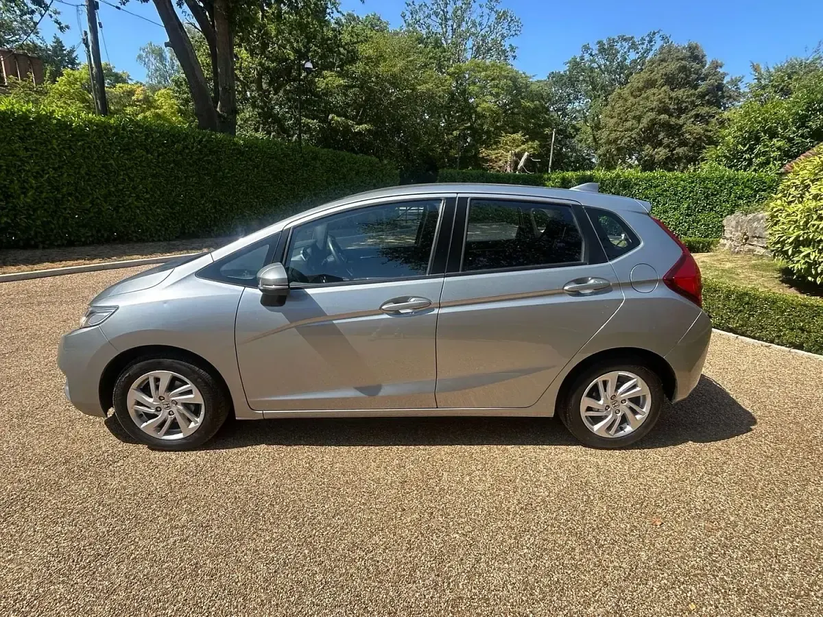Used Honda Jazz SE 102 HP (75 kW) 2016 Silver Hatchback
