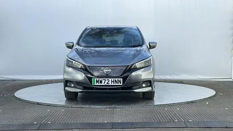 Usado Nissan Leaf N-Connecta 110 kW (150 HP) 2023 Cinzento Citadino