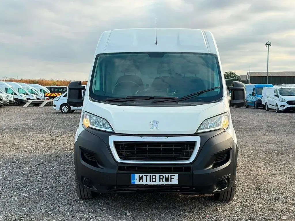 Used Peugeot Boxer 130 HP (95 kW) 2018 White Van