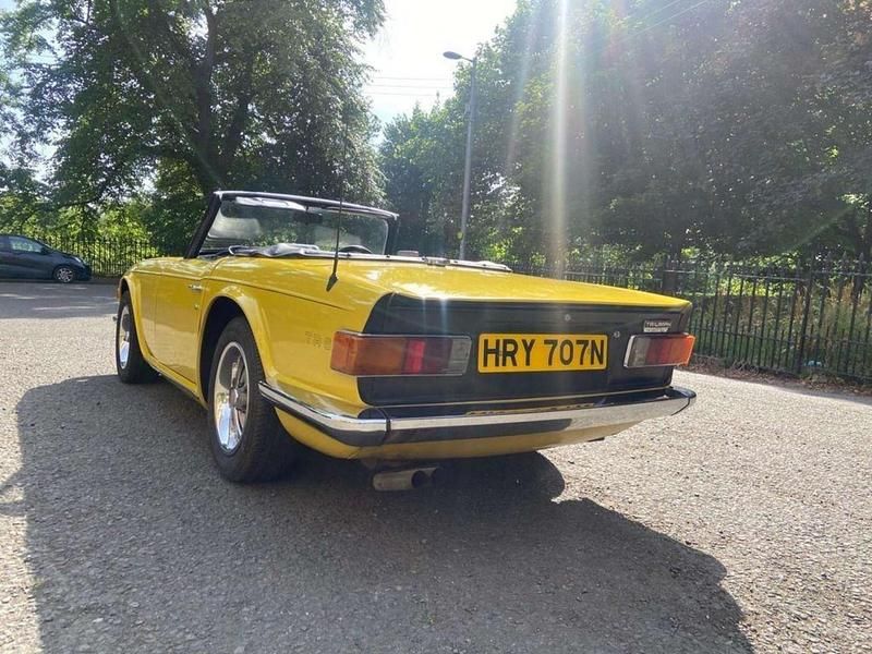 Used Triumph TR6 150 HP (110 kW) 1975 Yellow Cabriolet